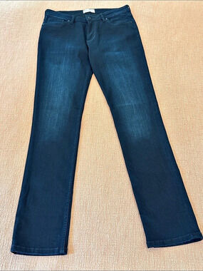 Dish-denim Straight & Narrow Straight Leg Blue Waist 32 length / inseam 32.5”